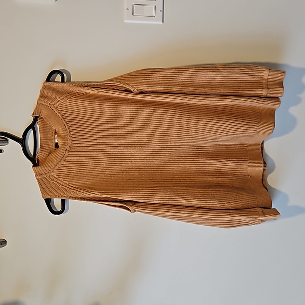 HM divided off shoulder knit